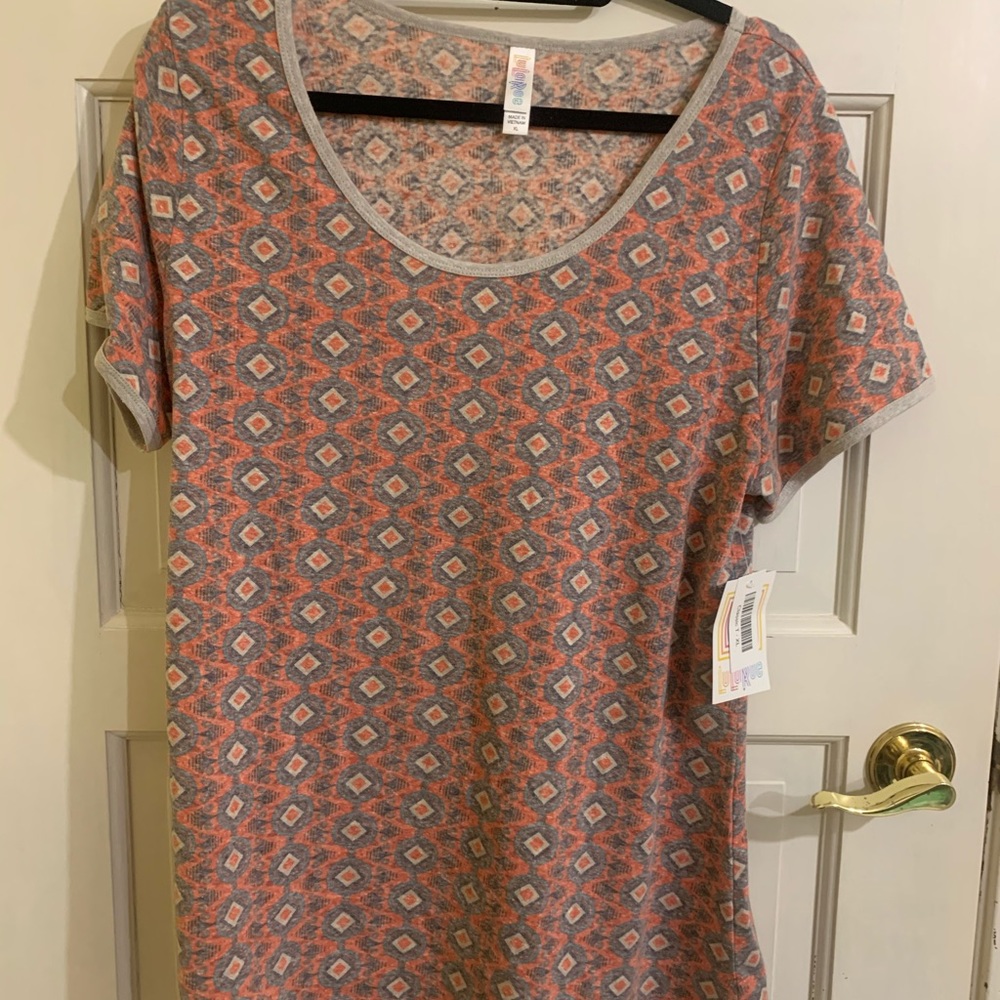 Lularoe Classic Tee